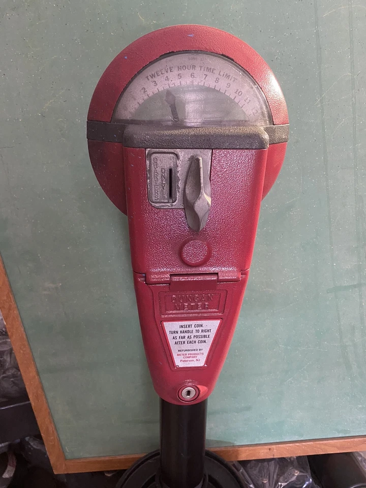 Parquímetro Duncan 60 rojo vintage y llave y soporte, funcionando Foto 2 de 4