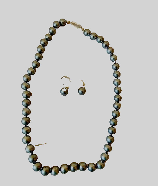 Vintage Faux Gray Pearl 16"Necklace and Matching Pierced Earring Set-Silver Tone