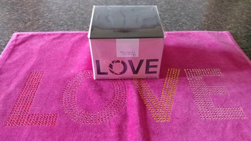 Crema fragancia VS LOVE 6,7 OZ SELLADA Foto 2 de 4