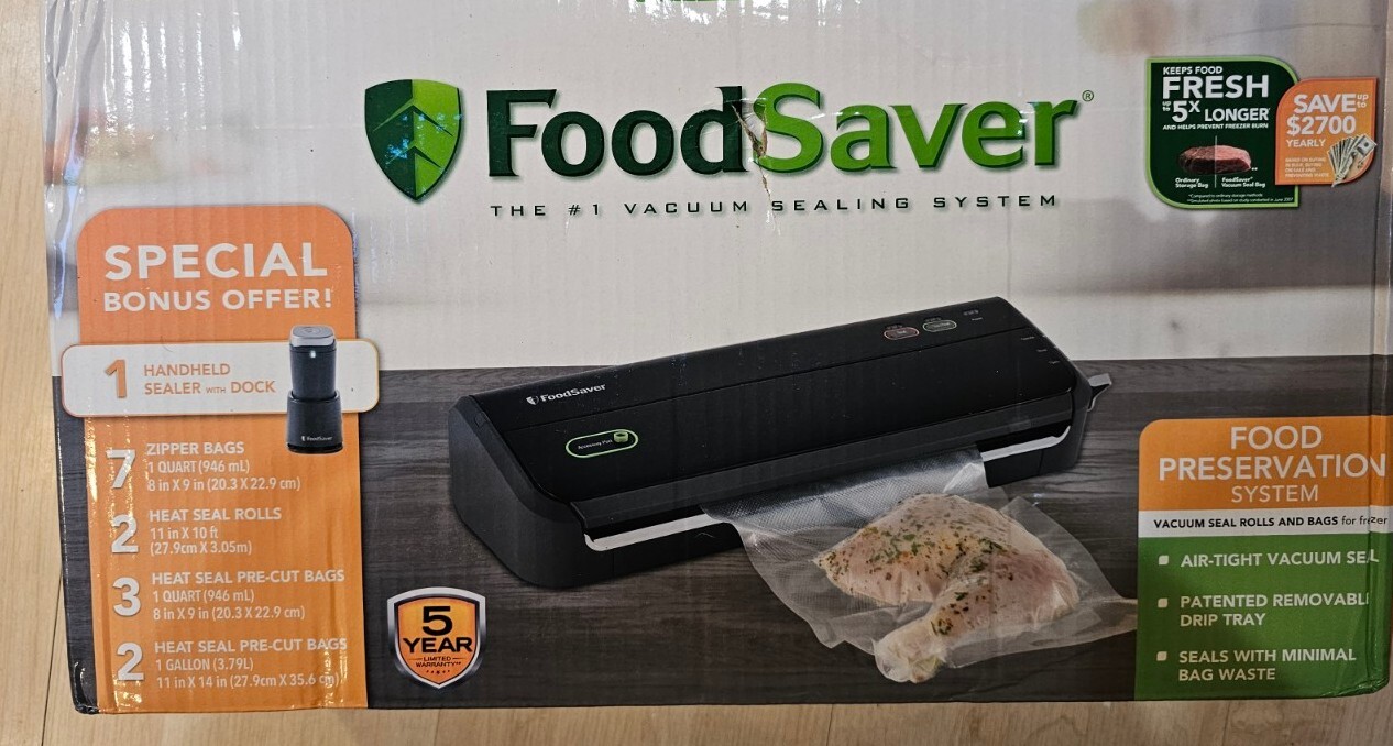 FoodSaver FM2000 Vacuum Sealer Machine + FREE HandHeld Vaccum Sealer