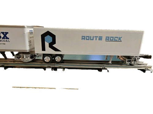 K-Line Heavy Hauler Railmate “CSX” & "Route Rock" Intermodal O Gauge 4 trailers - Picture 4 of 6