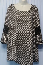 NY Collection black & white check stretch pullover top with unusual sleeves 3X