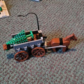 LEGO Creator Expert 10216 Winter Village Bakery 2010- Incomplete READ 