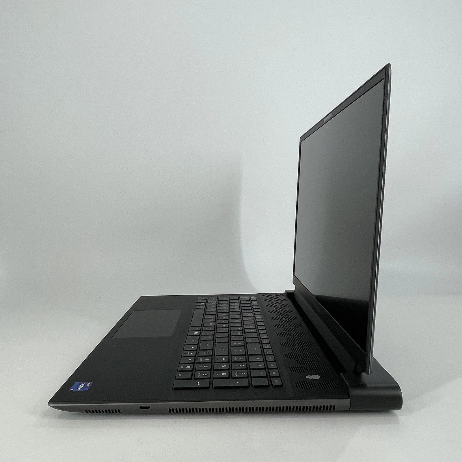Dell Alienware M18 R1 - Thumbnail 4