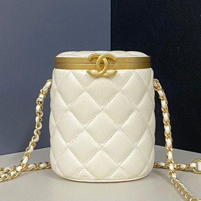 Chanel White Gold Cylinder Chain Shoulder Bag Quilted Classic Women