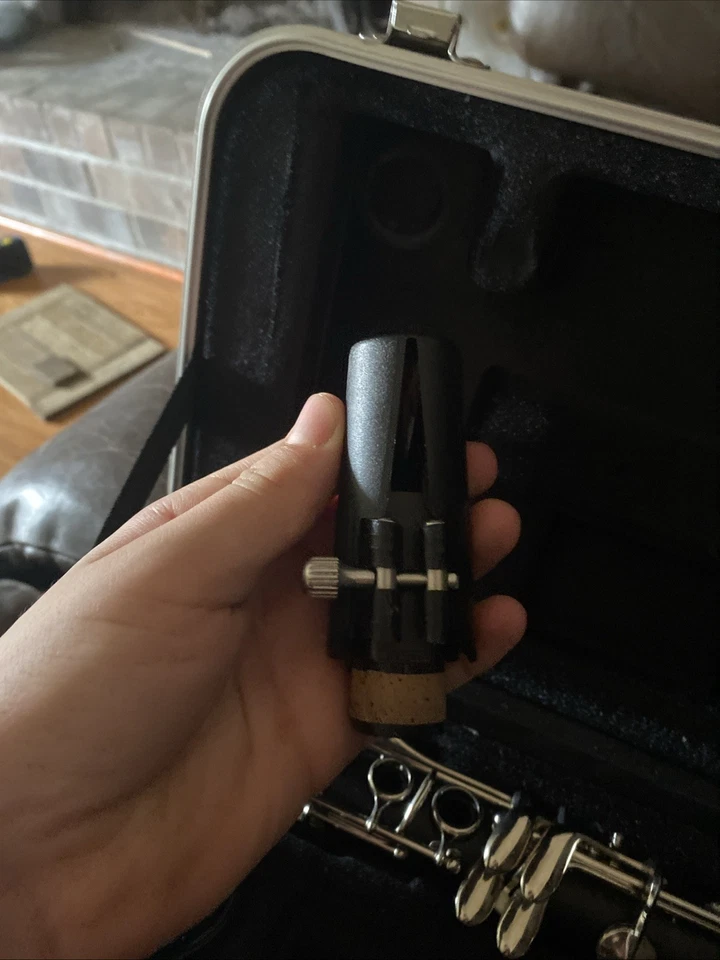 Кларнет редко используется с чехлом и аксессуарами в идеальной форме. - Изображение 2 из 4