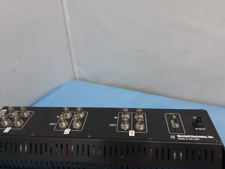 Marshall Electronics V-R563P-SDI - 3x 5.6” LCD Rack Mounted Monitors - Image 4 of 4