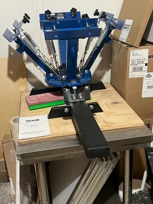 VEVOR 4 Color 1 Station Screenprinting Machine w/ Diffrent Sized Pallets