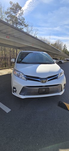 2020 Toyota Sienna XLE