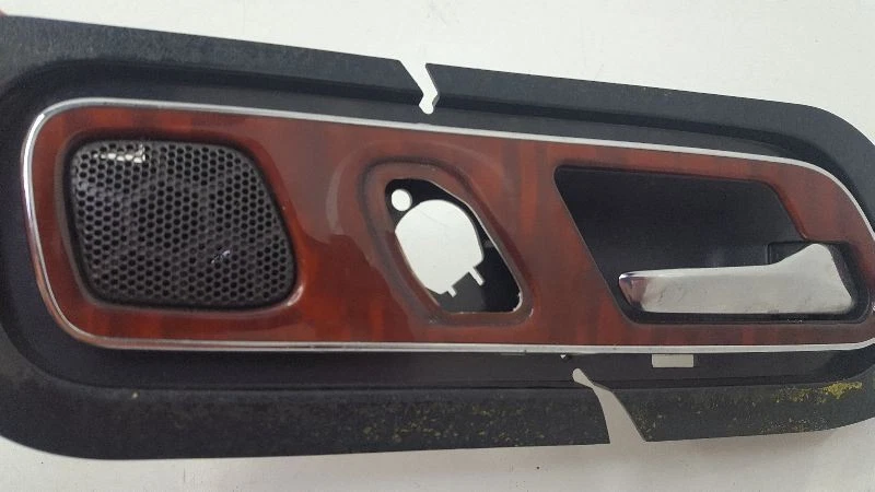 Maçaneta interna da porta com moldura lado direito do passageiro 2003 Mercedes SLK320 - Imagem 3 de 4