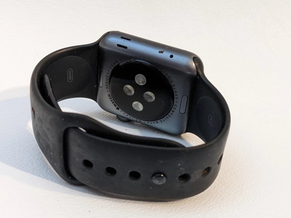 Apple Watch Serie 1 38mm Negra WR-IPX7 Tal Cual Para Piezas Reparación - Imagen 3 de 4