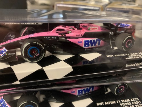 Minichamps 417230131 BWT ALPINE F1 TEAM A523 – ESTEBAN OCON BAHRAIN GP prevente - Foto 2 di 2