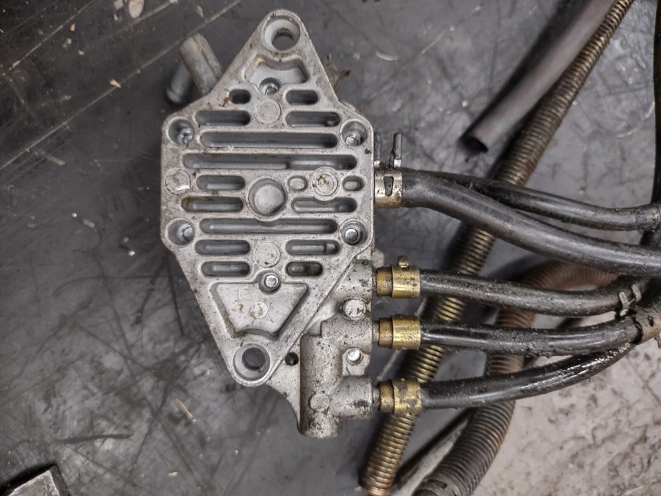 Yamaha SRX 600 1998 conjunto de bomba de combustible 8DF-24410-00-00 RW5640 Foto 3 de 3