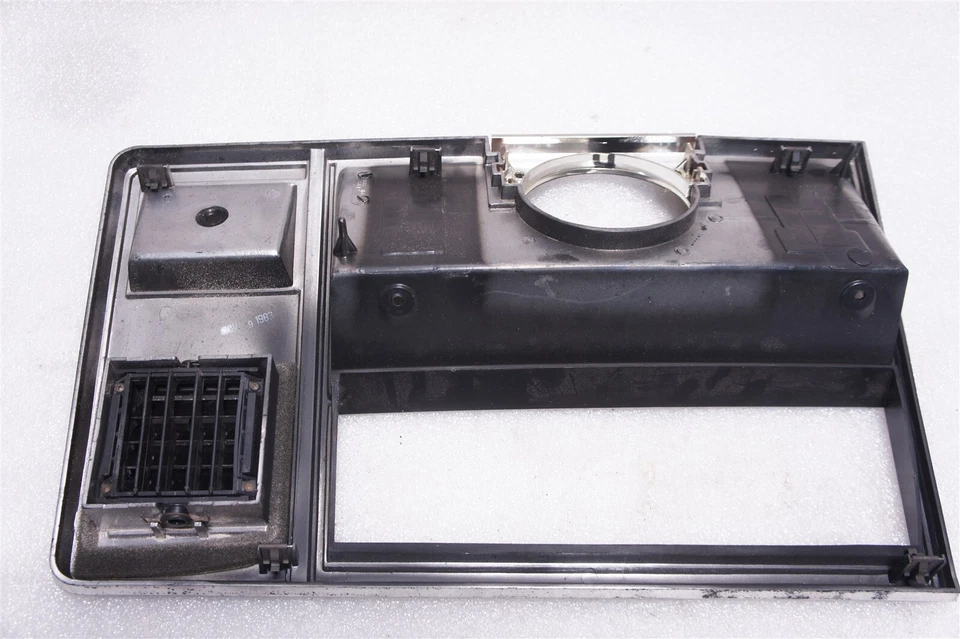 Oldsmobile Delta 88 98 Regency 1977-84 tablero bisel OEM/G1/ Foto 2 de 4