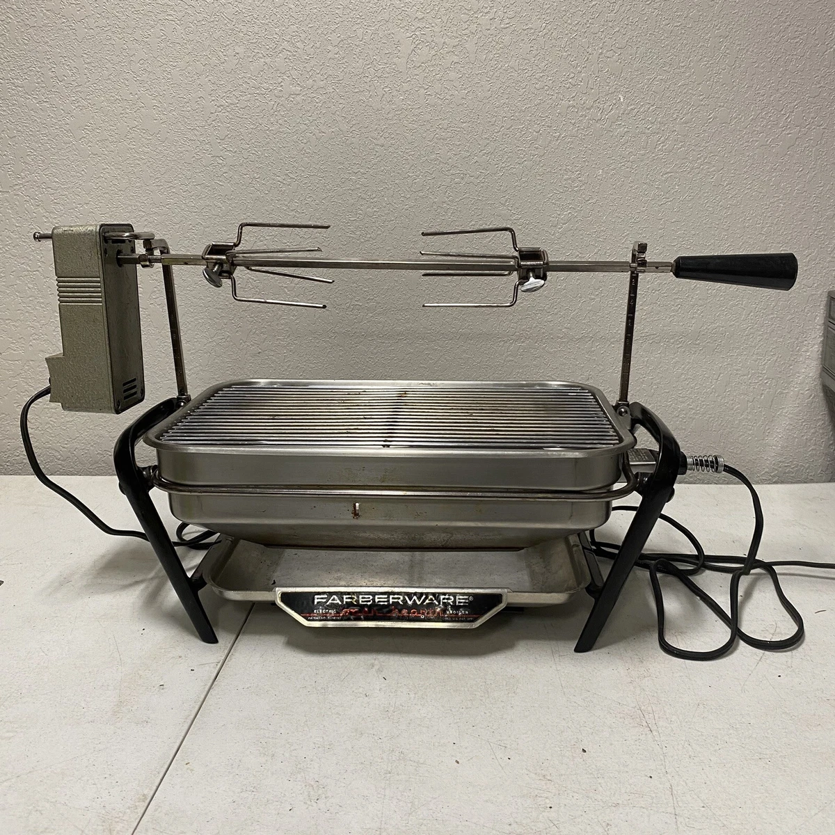 FARBERWARE OPEN HEARTH SMOKELESS INDOOR ROTISSERIE GRILL, 51 OFF