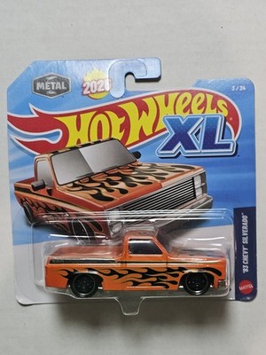 Hot Wheels 2026 XL '83 Chevy Silverado Metal 1:43