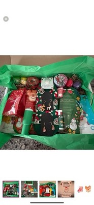 20 piece holiday themed spa gift box, includes lip balms, masks, candles & more