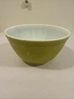 Pyrex Vintage 1 1/2 Qt Mixing/Nesting Bowl Avocado Green  7.25" wide # 402