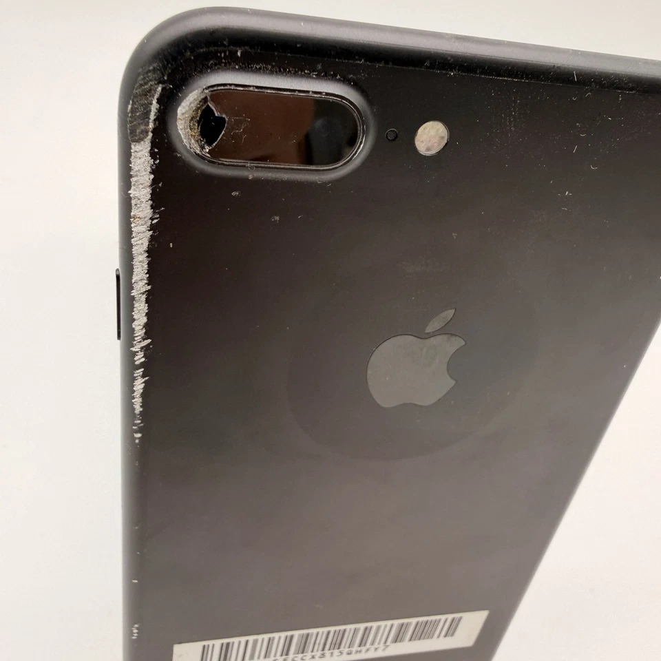 Apple iPhone 7 Plus 128GB Black – Back Scratched – Camera Frame Broken - Image 3 of 4