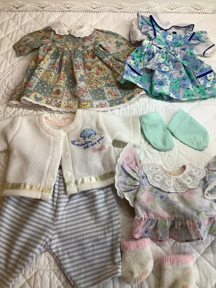 Pour BÉBÉ COROLLE 36 cm - Beau LOT VANITY COROLLE + VÊTEMENTS COROLLE - Photo 2/4