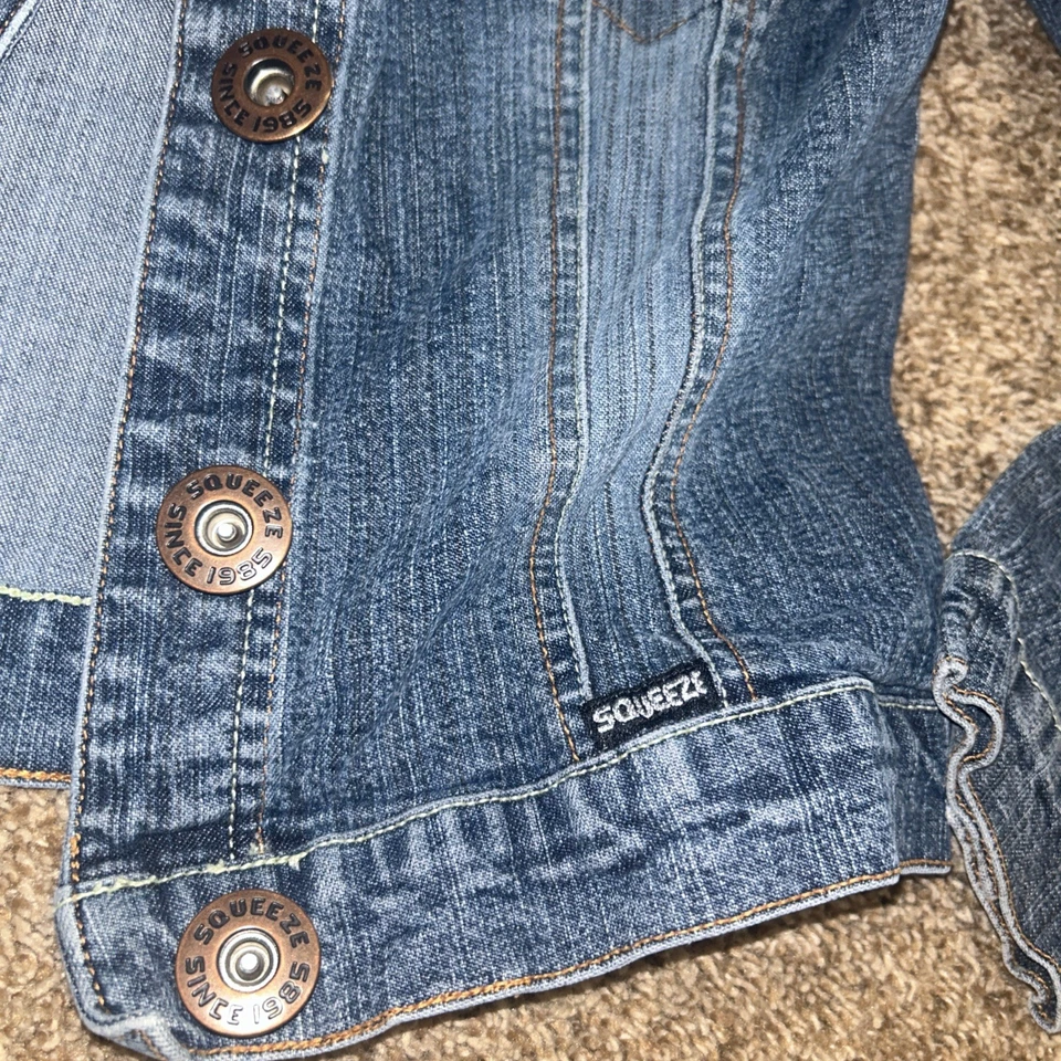 Vintage Squeeze Denim Jacket Womens Size medium Blue Jean Trucker 90s 80s Retro - Image 2 of 4
