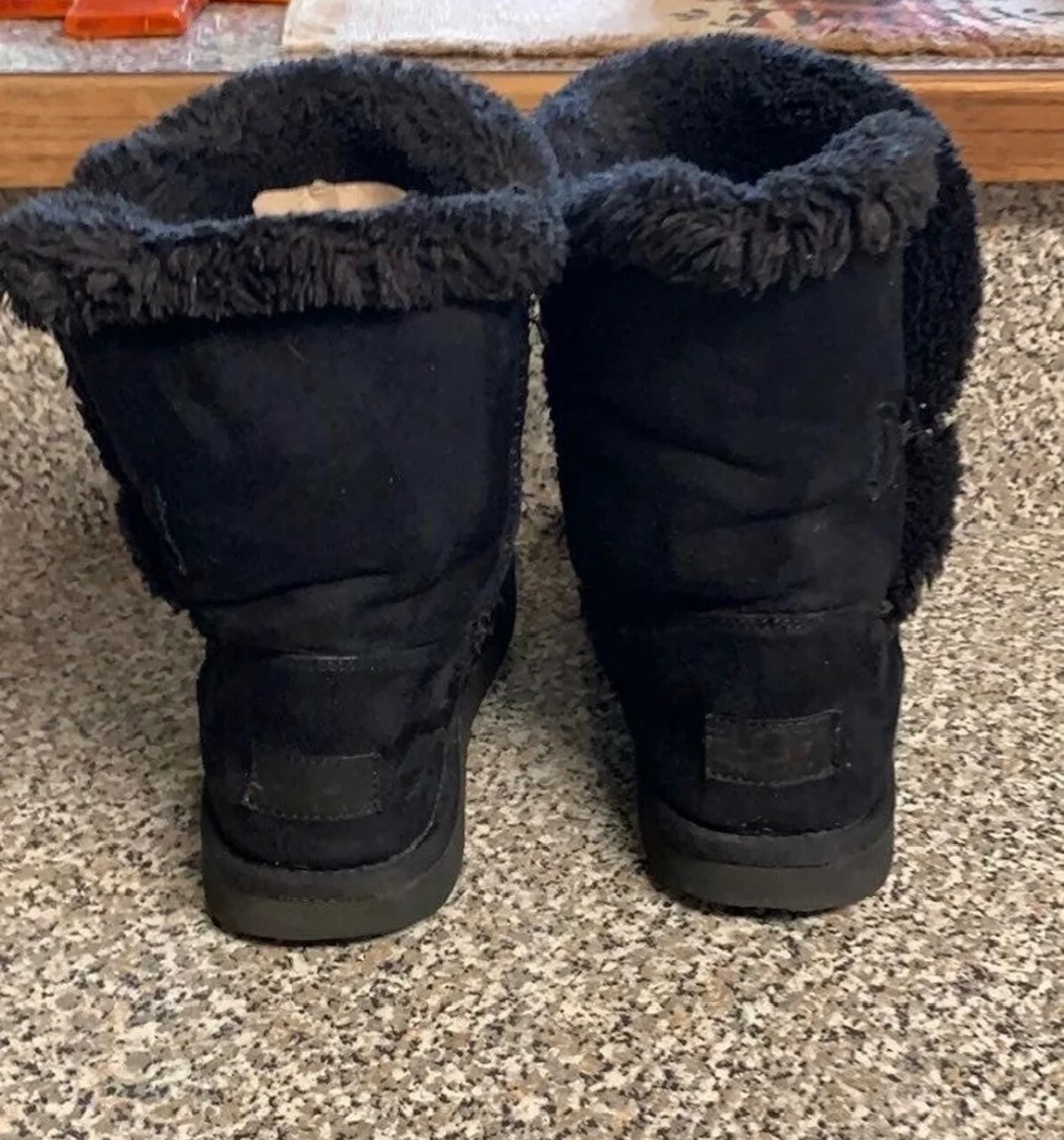 Ugg Classic Bailey Button Black Leather Sheepskin… - image 3