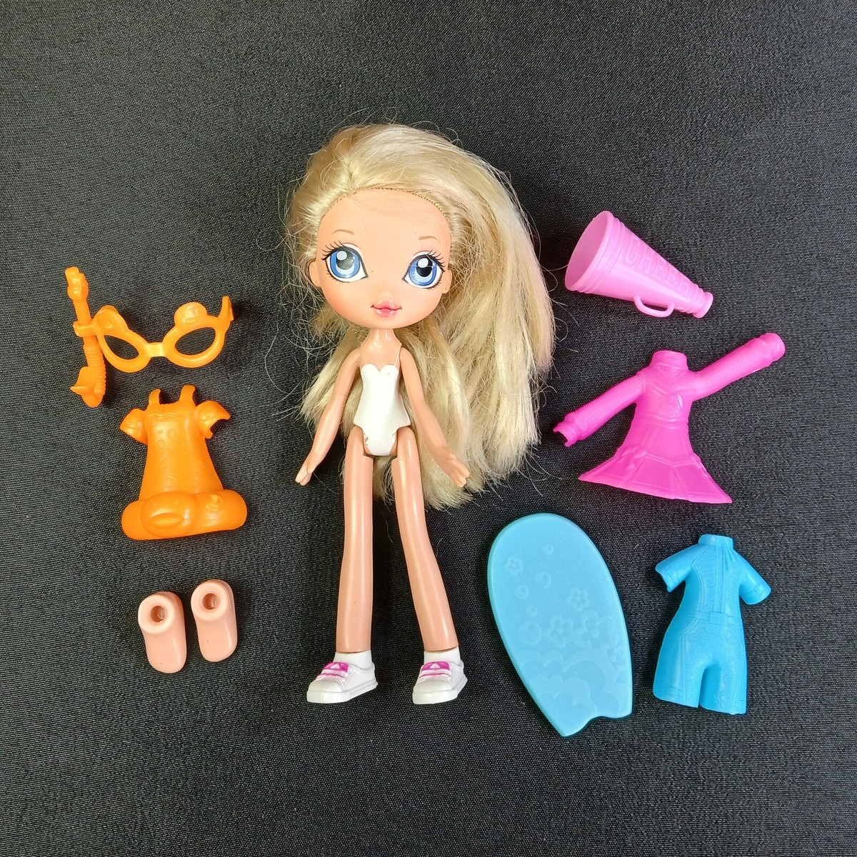 ブラッツ　クロエ Amazon.com: Bratz Pretty 'N' Punk Cloe Fashion Doll with 2