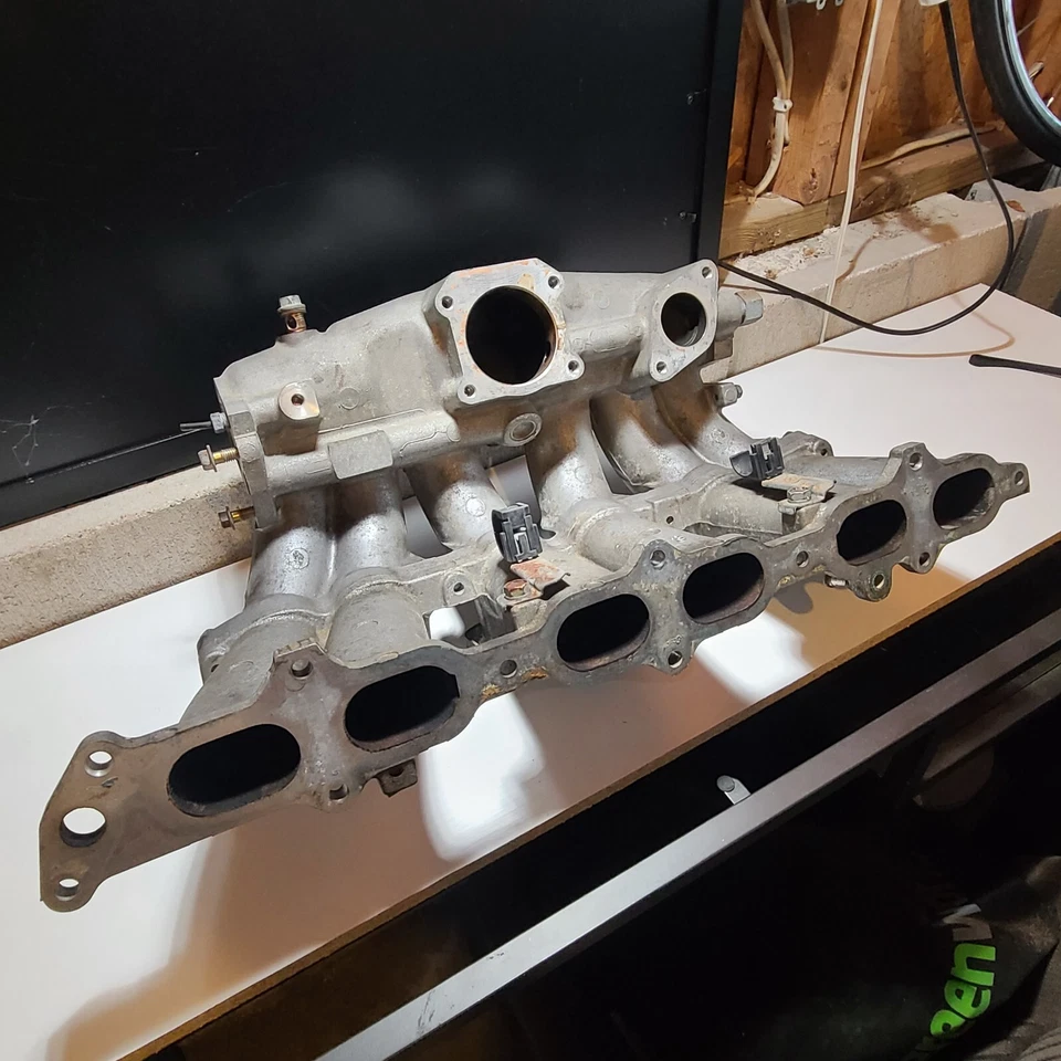 Впускной коллектор в сборе без турбонаддува Toyota 7MGE 1988-1990 Supra Cressida 7M-GE NA - Изображение 3 из 4