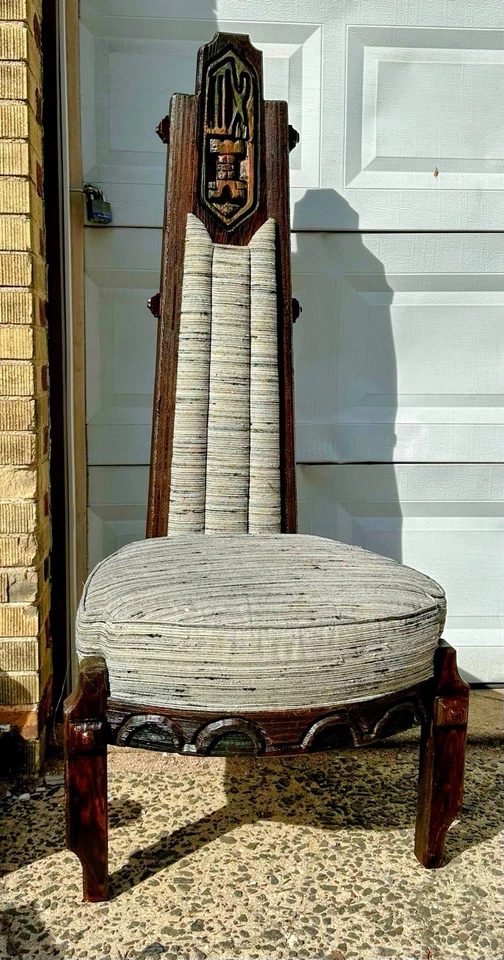 Juego de 4 sillas de comedor vintage de renacimiento gótico Maderas de Santa Bárbara Foto 4 de 4