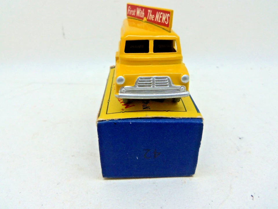 Matchbox  Lesney 42a Bedford Evening News Van, M.Wheels, MINT in GOOD BOX. - Image 3 of 4
