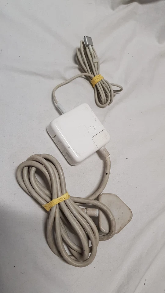 Apple MacBook Pro 13" 2015 · i5 · 8GB · 120GB, photo 4 of 5