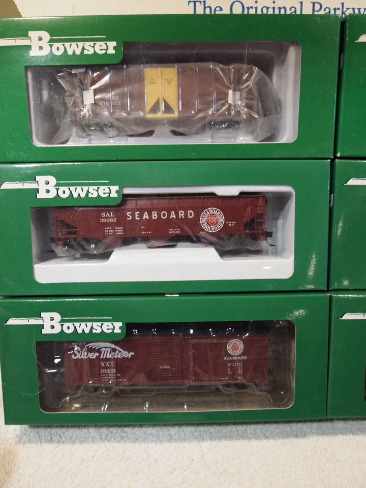 BOWSER SEABOARD AIR LINE  3-70t OPEN HOPPER, 2-40ft. BOX CARS  2-BALLAST CARS - Image 2 of 4
