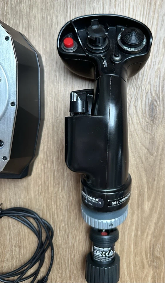 Set mit Thrustmaster AVA Joystick-Basis + Offset-Adapter + F/A-18C Joystickgriff - Bild 3 von 4