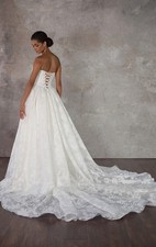 Essense of Australia D4158 wedding dress, A-line ballgown with 10ft Veil