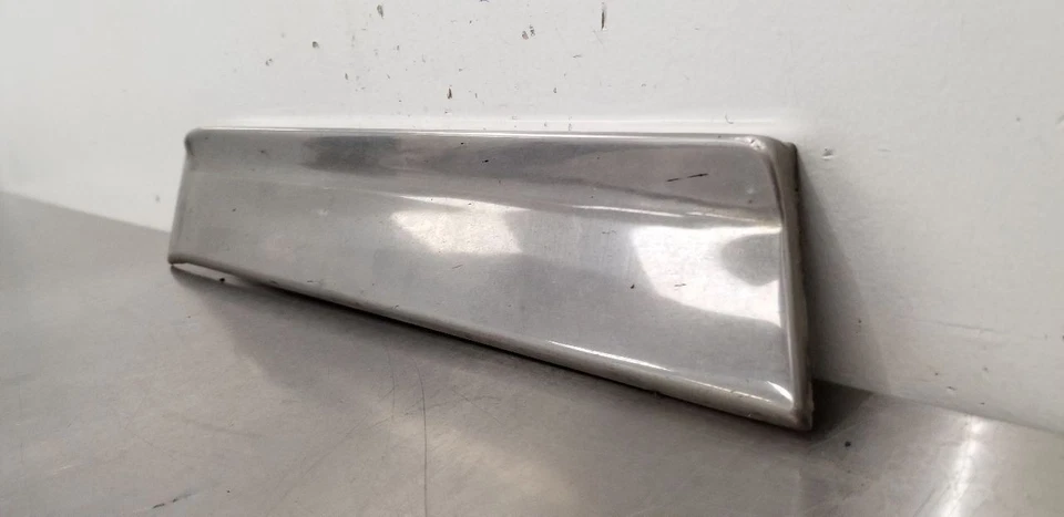 1977 CADILLAC ELDORADO BIARRITZ ЗАДНЕЕ НИЖНЕЕ КРЫЛО ОТДЕЛКА ЛЕВЫЙ ВОДИТЕЛЬ ХРОМ - Изображение 3 из 4