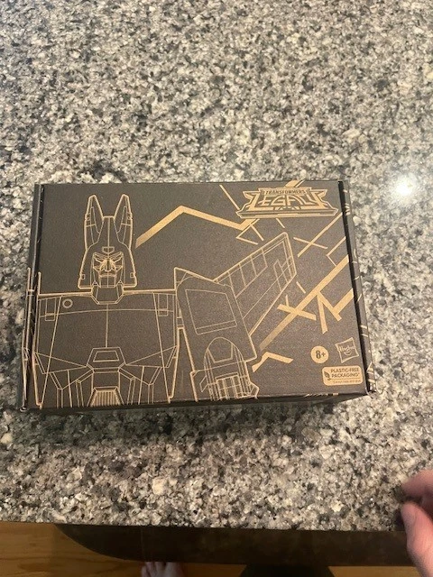 Transformers Generations Selects Legacy Voyager Cyclonus w/ Nightstick NISB - Image 3 of 3