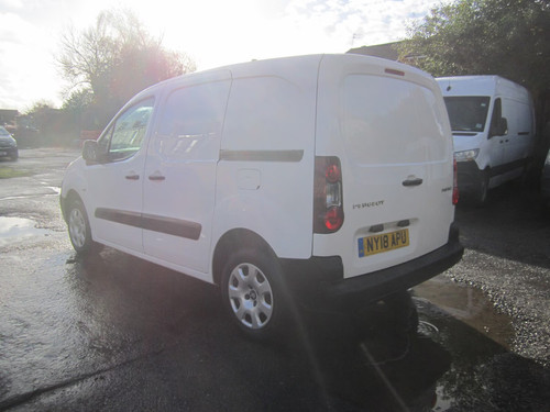 2018 Peugeot Partner 850 1.6 BlueHDi 100 Professional Van [non SS] PANEL VAN Die - Picture 5 of 15