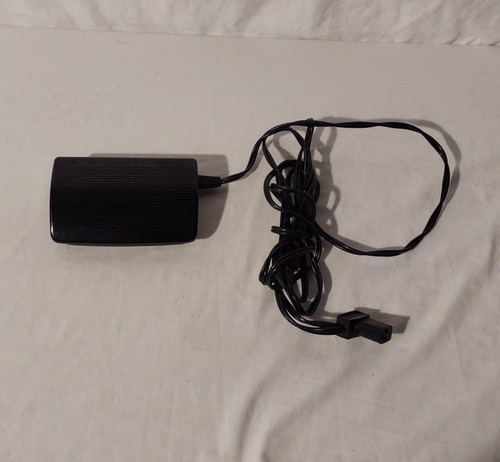 Singer Sewing Machine Foot Pedal Motor Controller CR303 Cat. 0905 359996-000