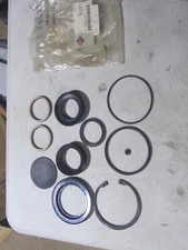 2589611C91 INTERNATIONAL STEERING GEAR SECTOR SHAFT SEAL KIT SHEPPARD 5546251