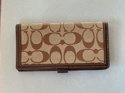 COACH コーチ /BROWN LEATHER CHECKBOOK WAL Coach Hampton Signature Checkbook Cover Tan Brown Logo Canvas