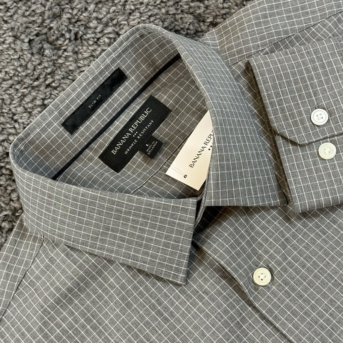 green emerald velvet dress Amazon.com: Banana Republic Mens 801207 Slim Fit Wrinkle Resistant Untucked  Button Down Shirt, (US, Alpha, Small, Regular, Regular, Black) : Clothing,  Shoes & Jewelry main image 1
