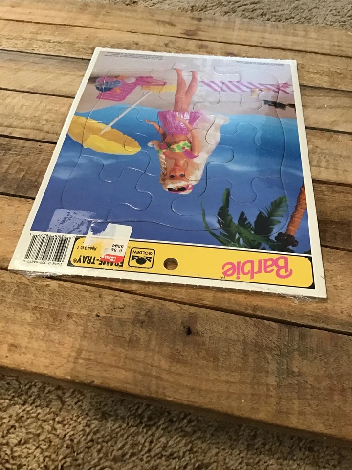 Barbie dorada Mattel 1993 sellada 12 piezas marco 8,5"x11" bandeja rompecabezas día playa Foto 3 de 4
