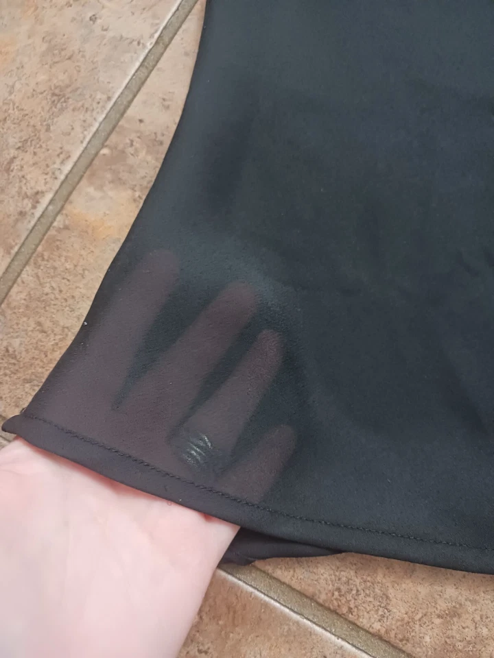 Camiseta sin mangas negra fluida malla transparente atención correa de espagueti Y2K sexy capa pequeña Foto 3 de 4