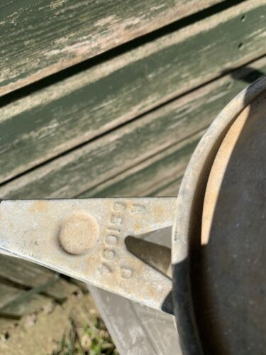 Vintage 1 Gallon Galvanised Watering Can - Picture 2 of 8