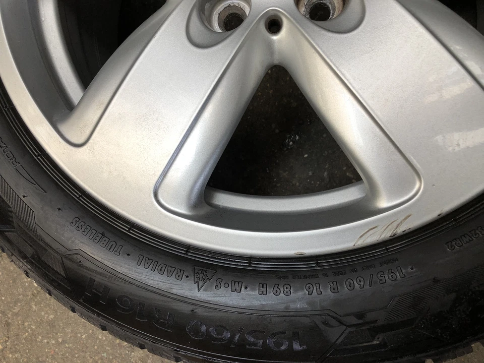4 Orig BMW Winterräder Styling 517 195/60 R16 89H 1er F40 2er F44 6897609 RDK 16 - Bild 4 von 4