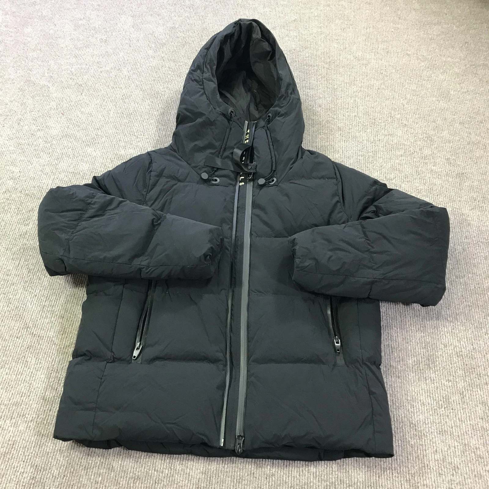 The Arrivals Jacket Mens XS Black Hooded Down Puffer Coat Zip Pockets Winter
Opens in a new window o