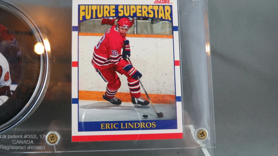 Paquete de regalo de recuerdos de Eric Lindros - Tarjeta Rookie Puck and Future Prospects  Foto 4 de 4