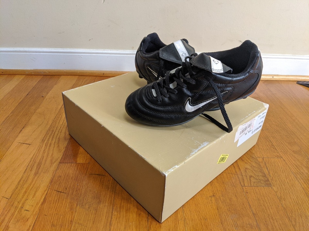 Nike Tiempo 750