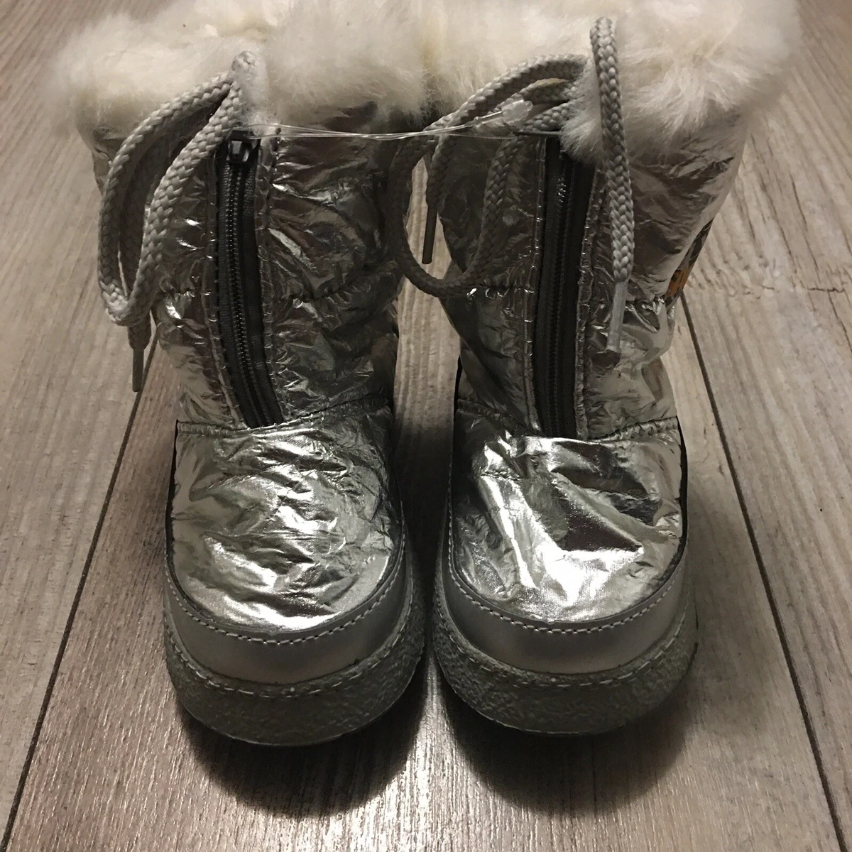 Girls silver sale snow boots