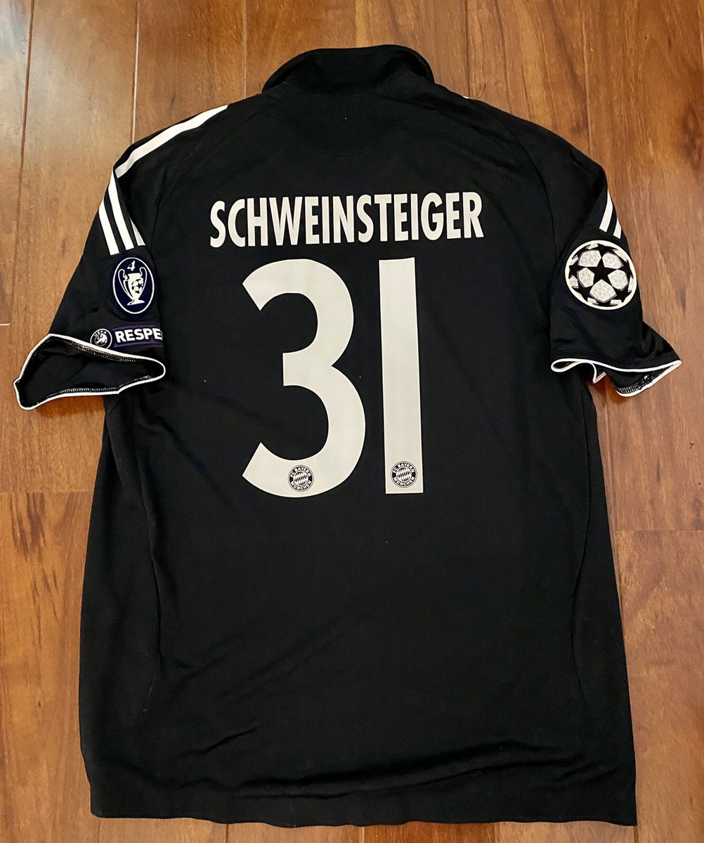 Schweinsteiger, 09-10 FC Bayern Munich UCL Match Issue Formotion